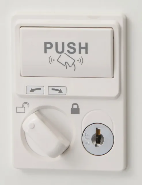 パーソナルロッカー（4人用・IC錠）