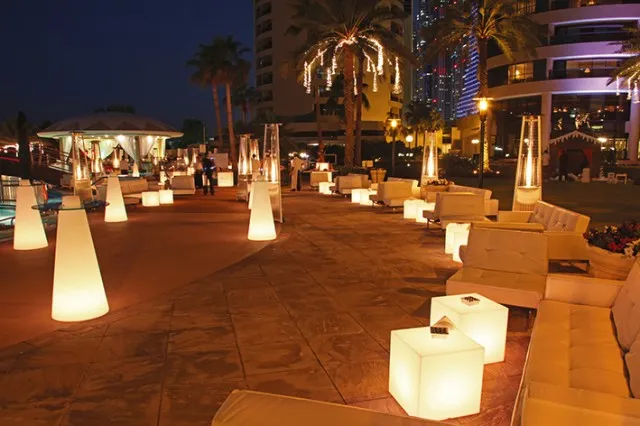 ライティングファニチャ（カクテルテーブル・トール）