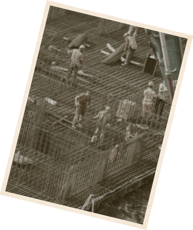 1960年代 建設現場の配筋作業