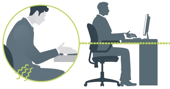 ローバックチェアに座る人のイメージ図