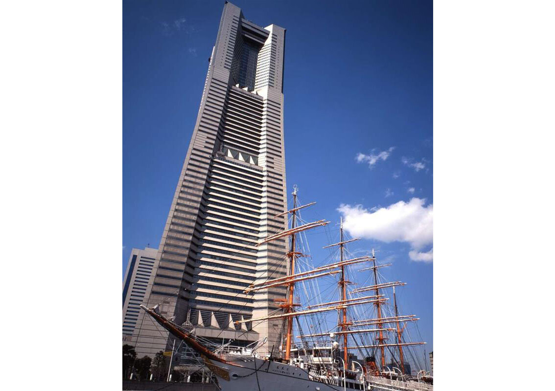 横浜を象徴するホテル内の什器、備品撤去作業