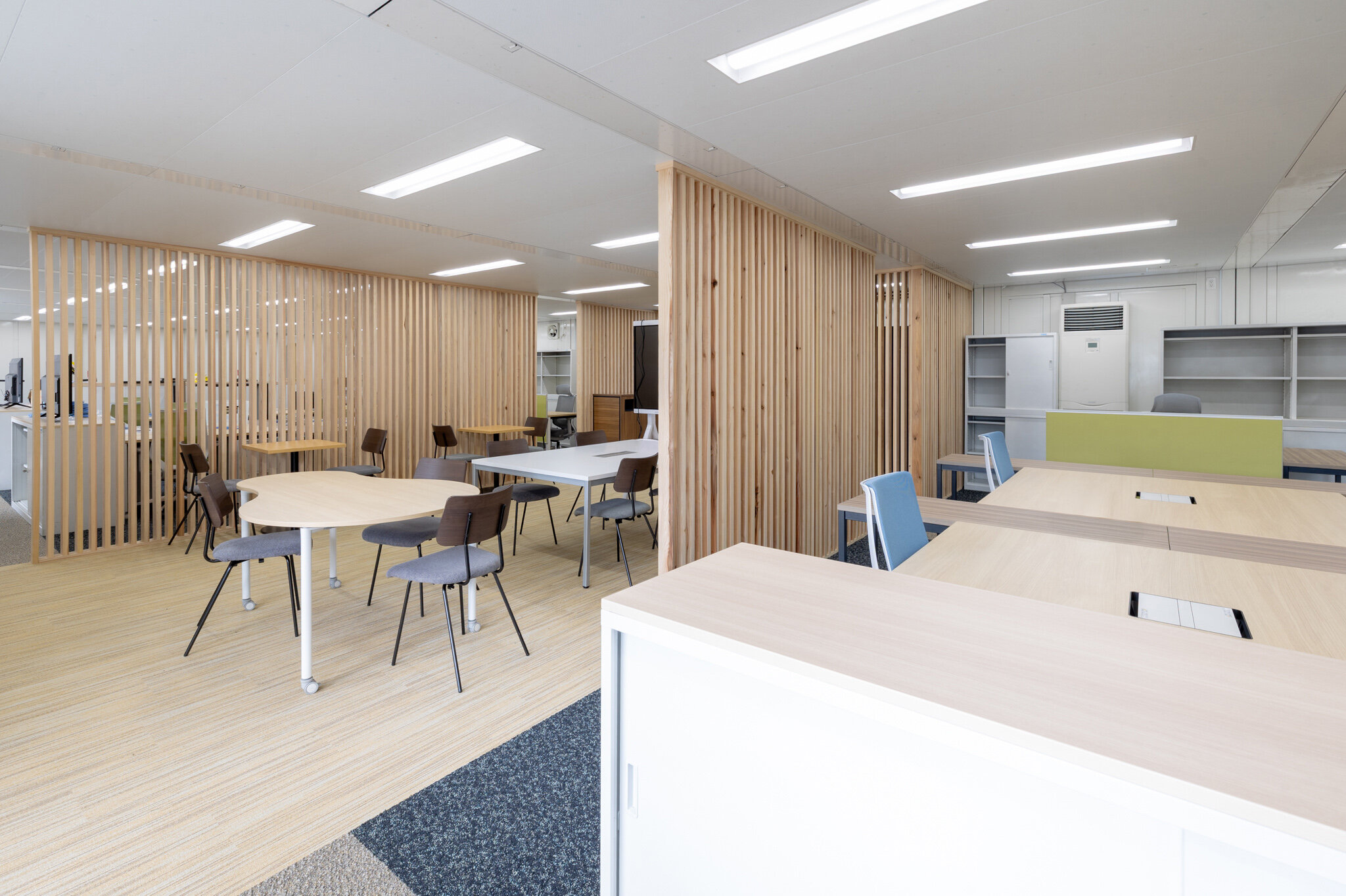 交流が深まり、生産性向上につながるオフィスプレイス